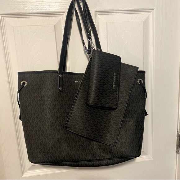 Michael Kors BUNDLE! jet set travel tote, wristlet and wallet set - Picture 2 of 13